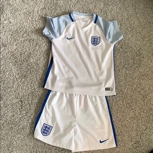 Official England girls soccer kit